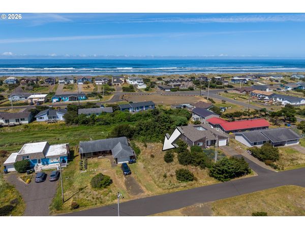 1306 NW PARKER AVE, Waldport, OR 97394
