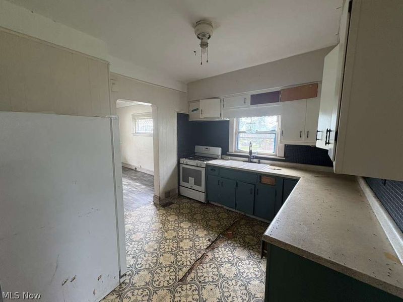 7901 New York Avenue, Cleveland, OH 44105 Photo 6