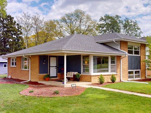 501 S School Street , Mount Prospect, IL 60056