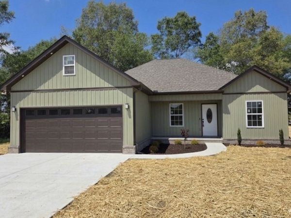 591 Oak Tree Drive, McMinnville, TN 37110