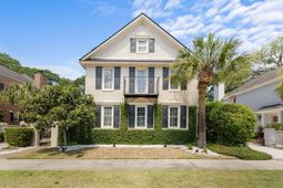 1043 Loyalist Lane photo 4