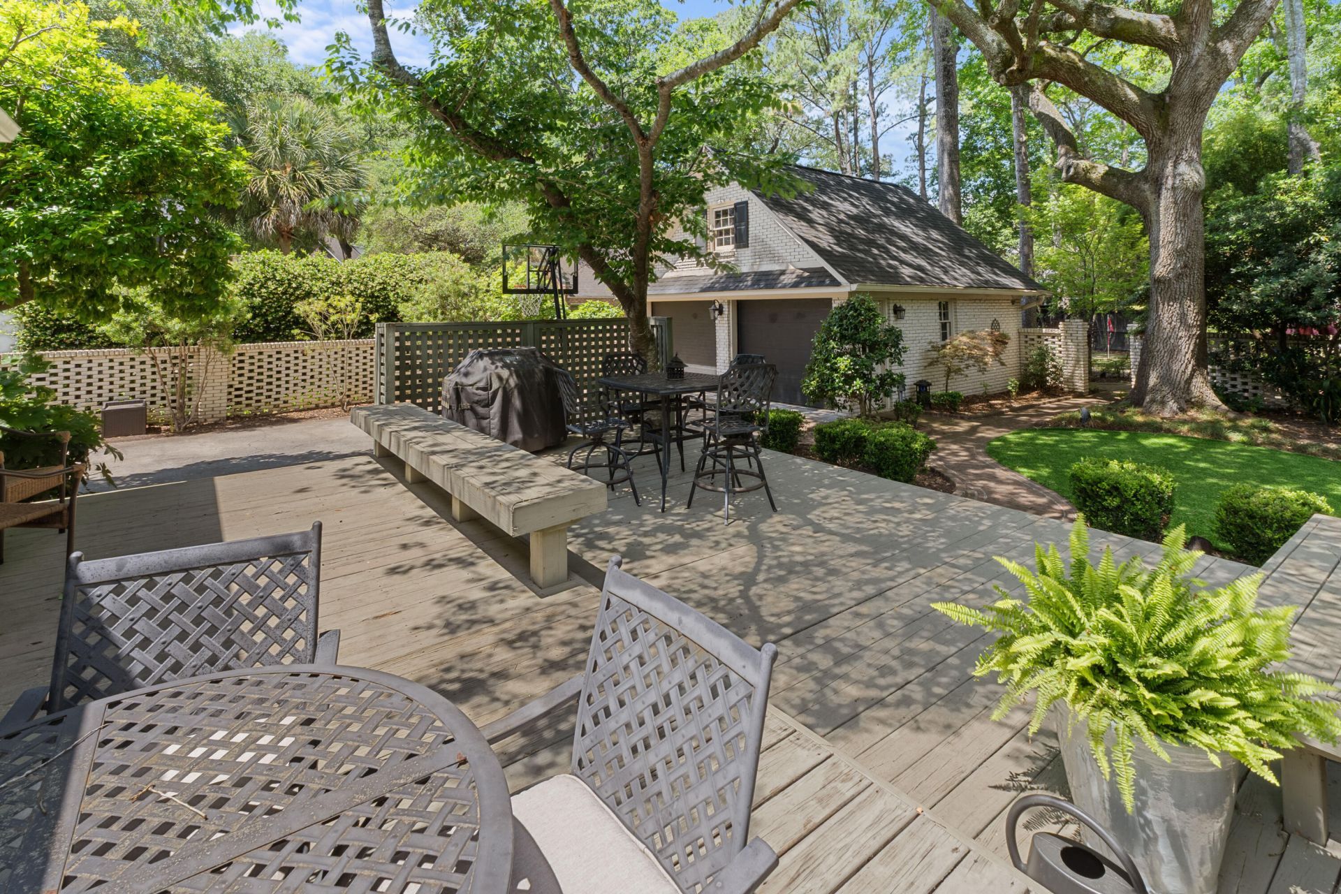 1043 Loyalist Lane Photo 8