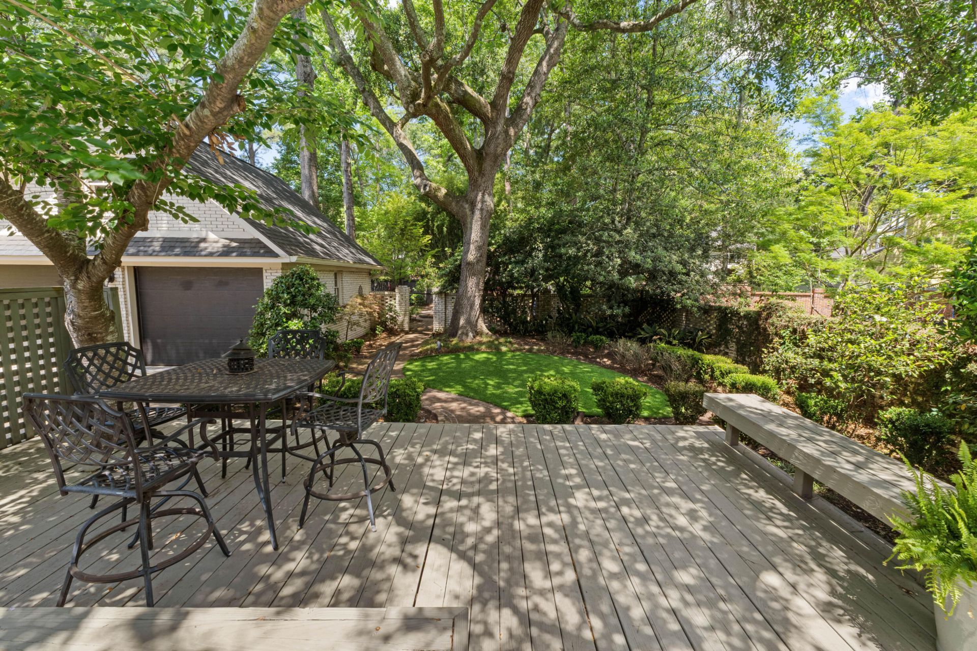 1043 Loyalist Lane Photo 9