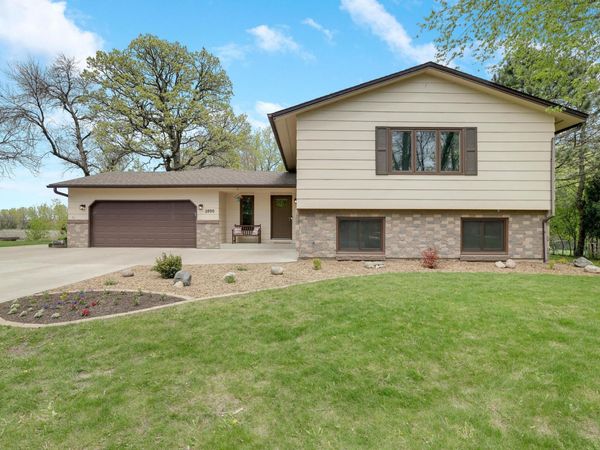 2890 Zanzibar Lane N, Plymouth, MN 55447