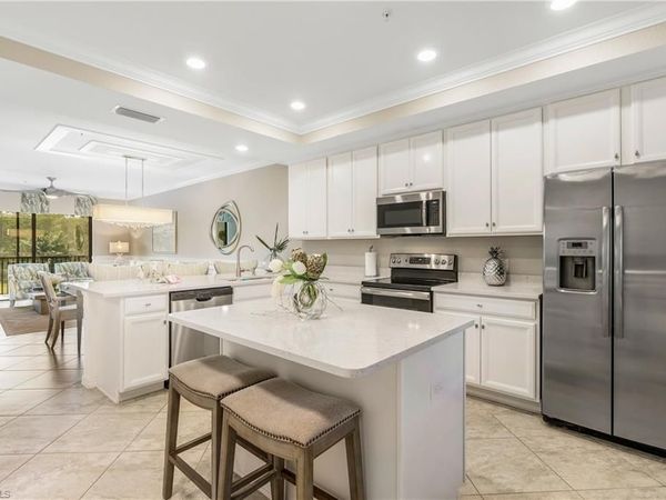 9590 Trevi CT , Unit 5325, NAPLES, FL 34113