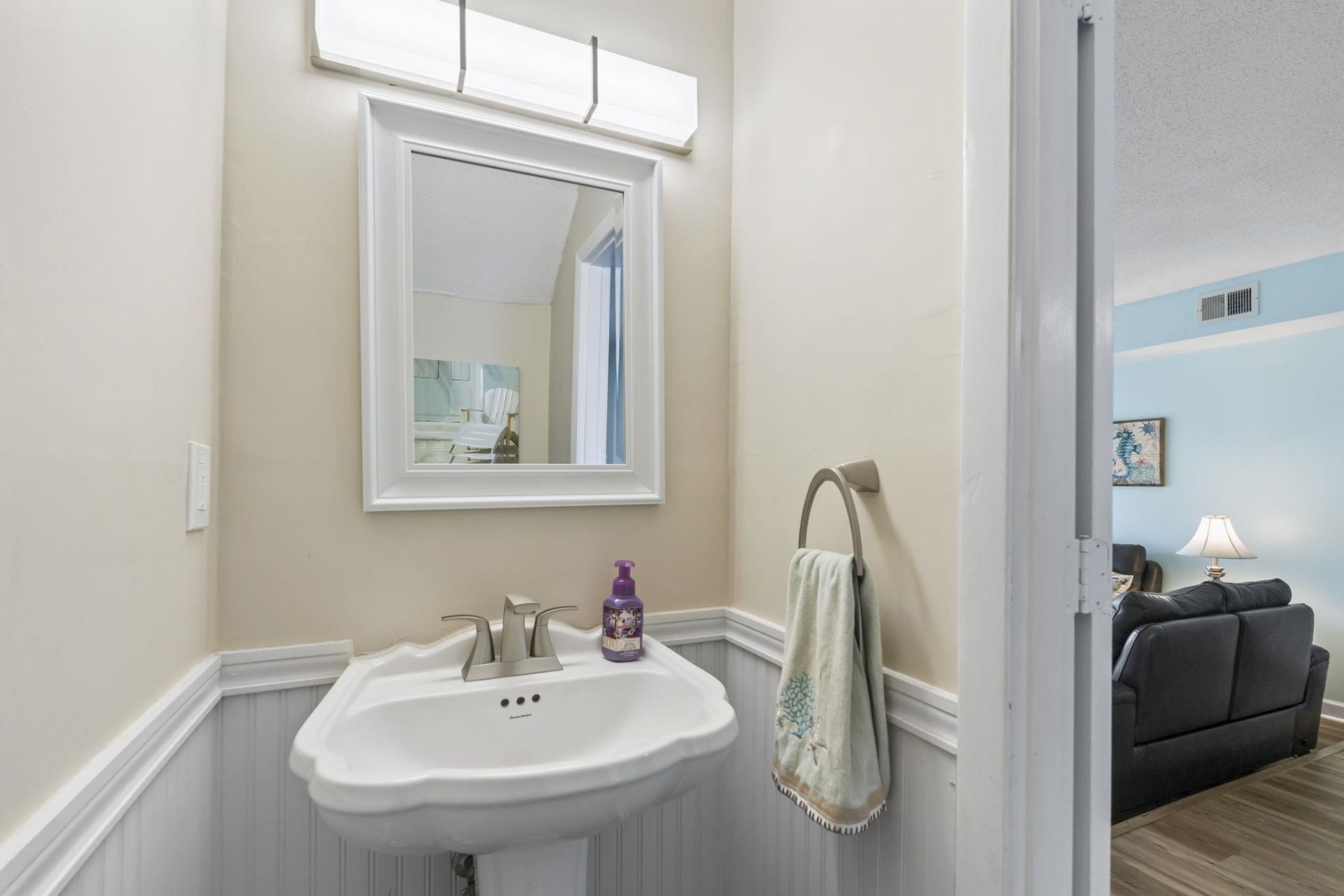 932 Villa Dr. Photo 14