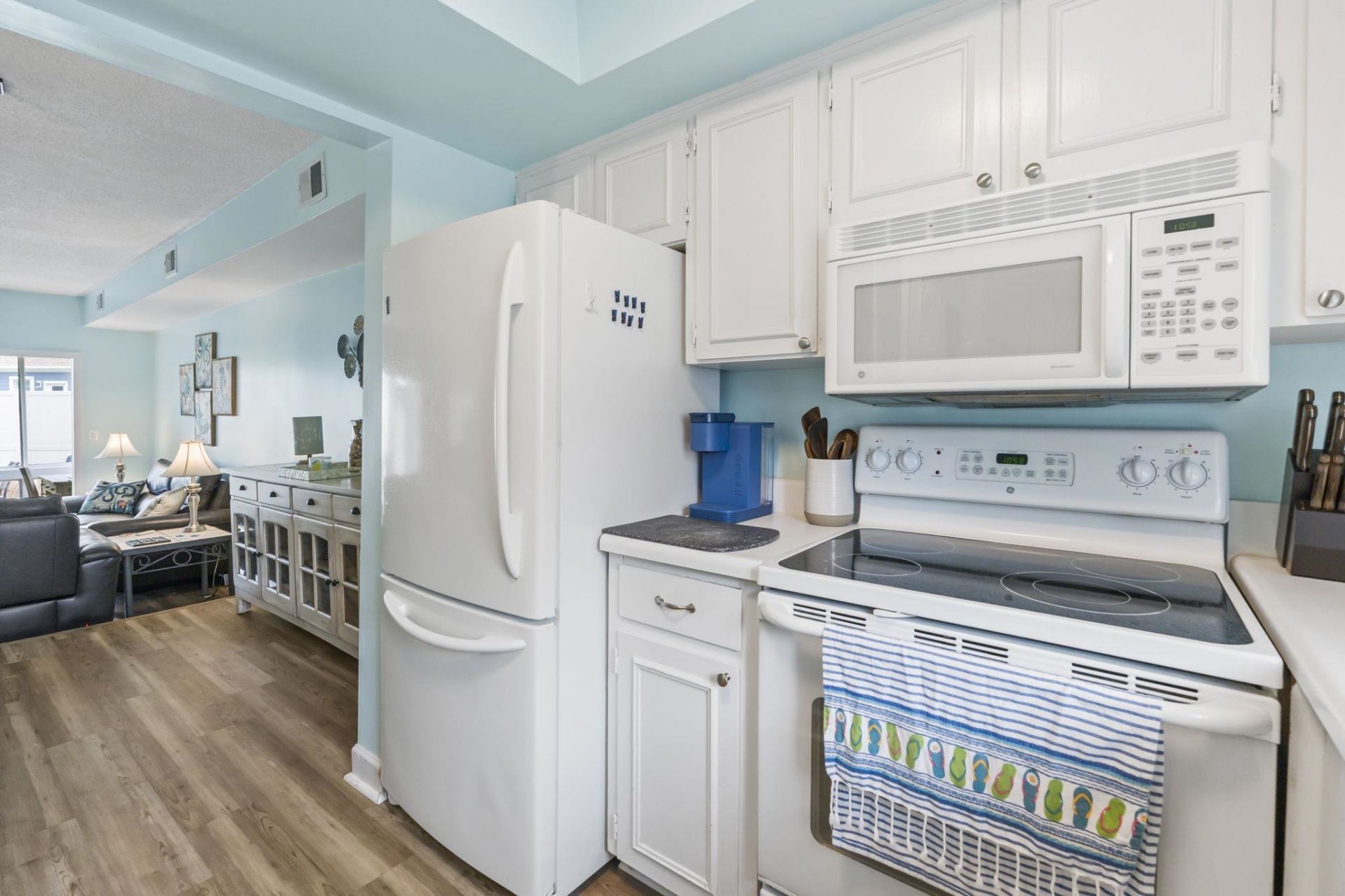 932 Villa Dr. Photo 6