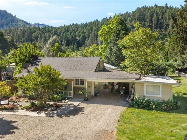 6589 Rogue River Highway, Grants Pass, OR 97527