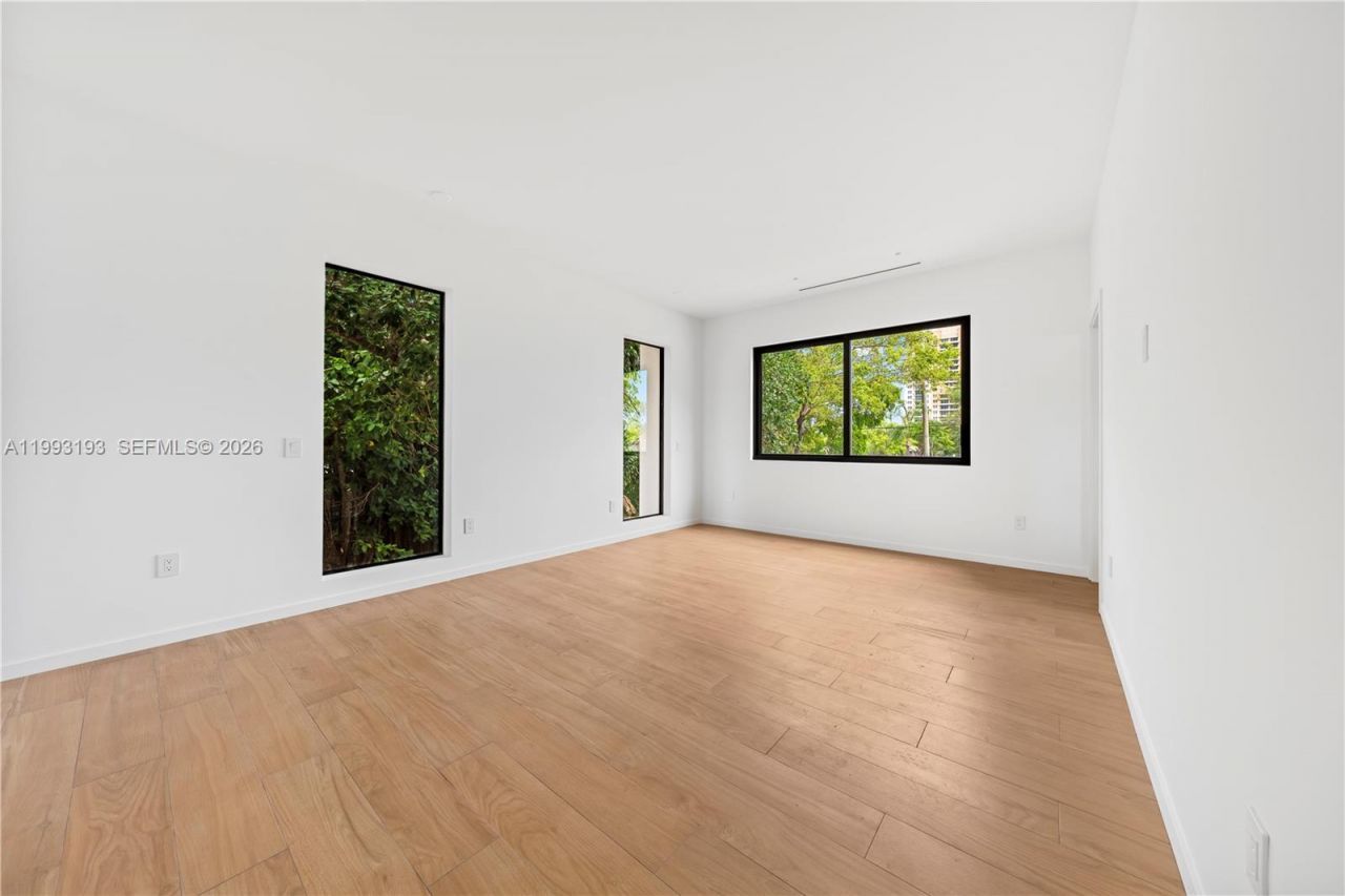 2360 SW 32nd Ave , Unit Right, Miami, FL 33145 Photo