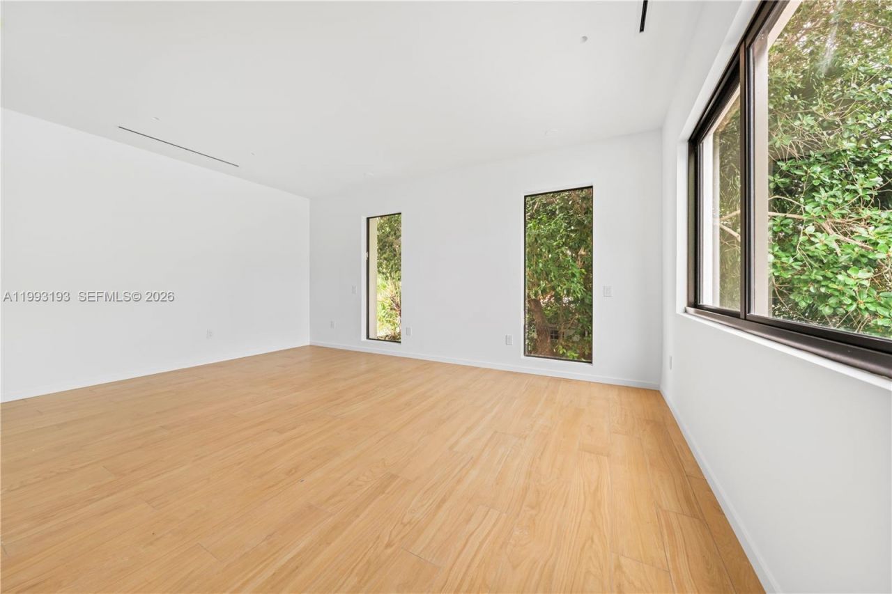 2360 SW 32nd Ave , Unit Right, Miami, FL 33145 Photo