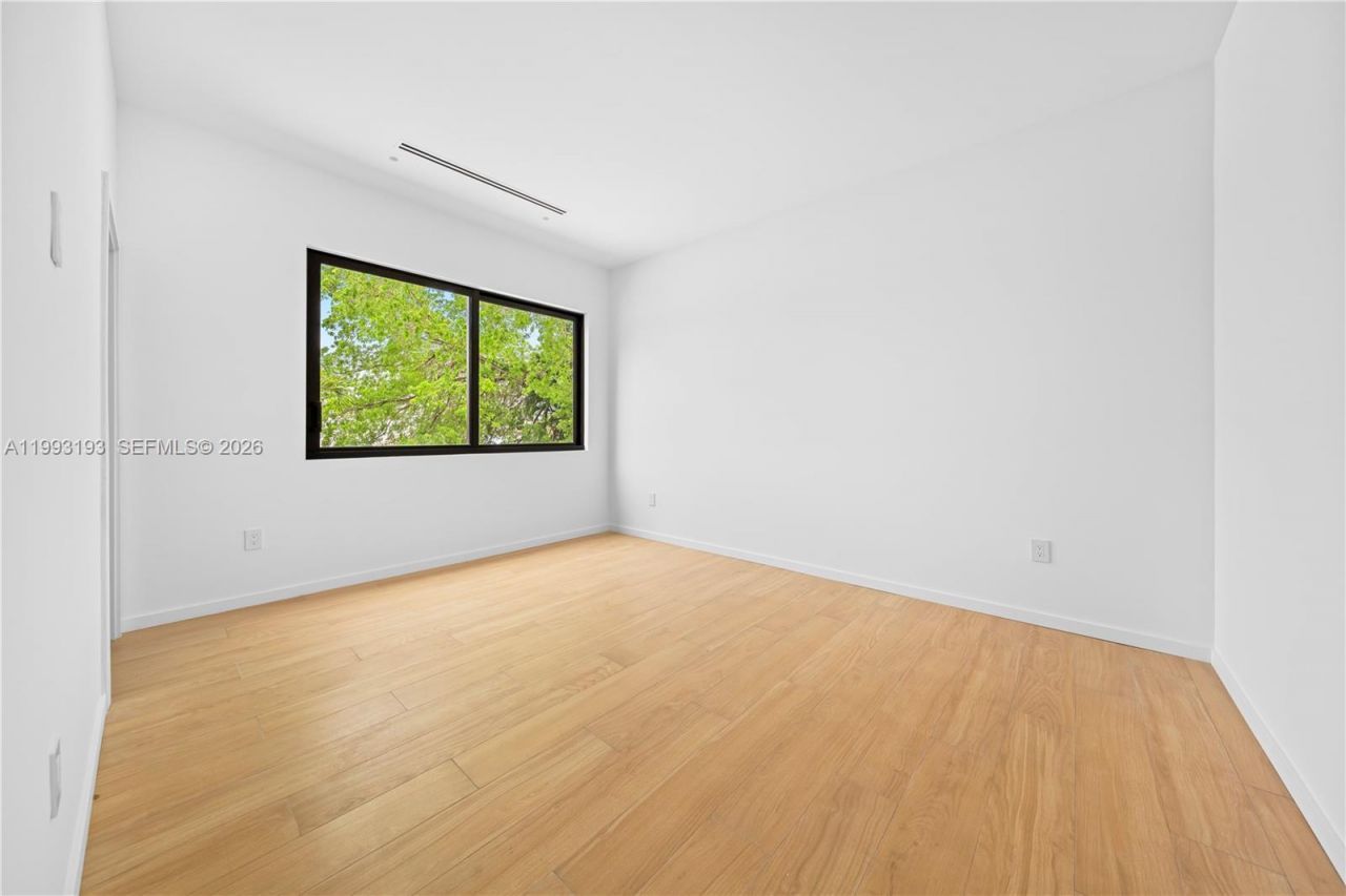 2360 SW 32nd Ave , Unit Right, Miami, FL 33145 Photo