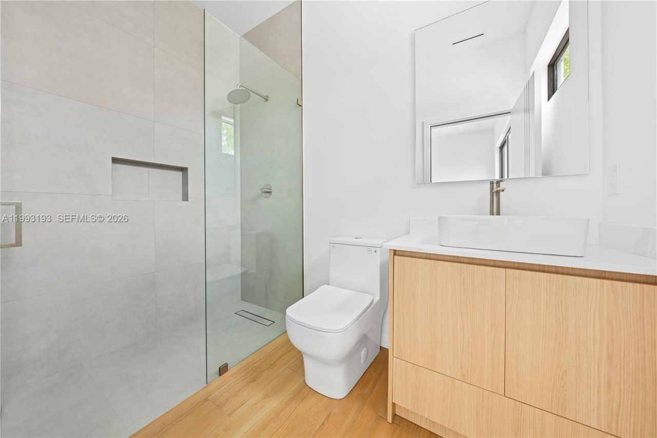 2360 SW 32nd Ave , Unit Right, Miami, FL 33145 Photo