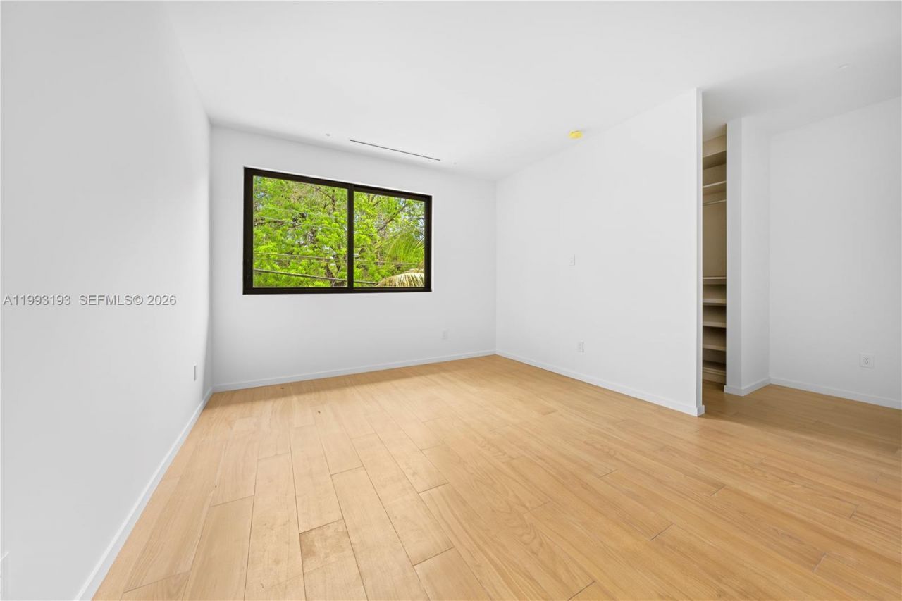 2360 SW 32nd Ave , Unit Right, Miami, FL 33145 Photo