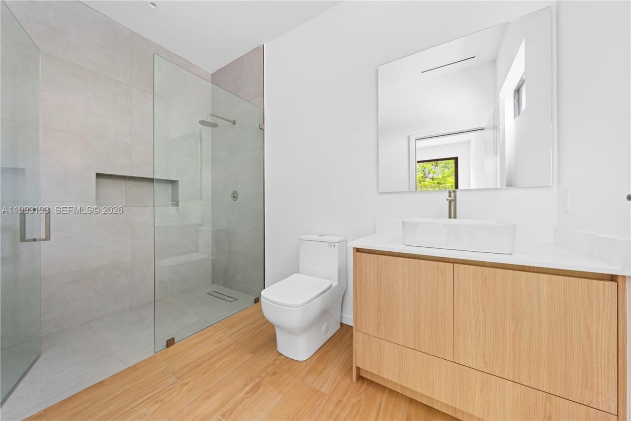 2360 SW 32nd Ave , Unit Right, Miami, FL 33145 Photo