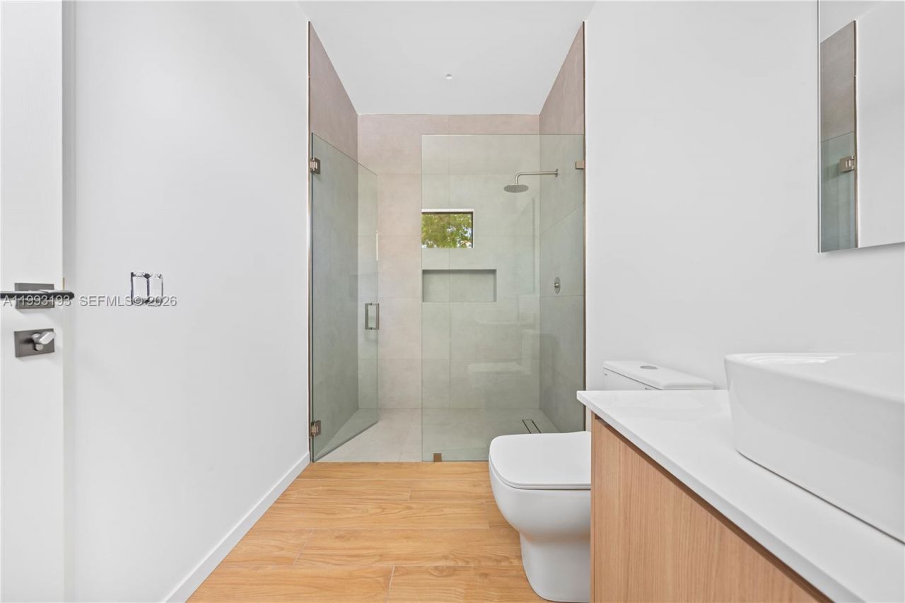 2360 SW 32nd Ave , Unit Right, Miami, FL 33145 Photo