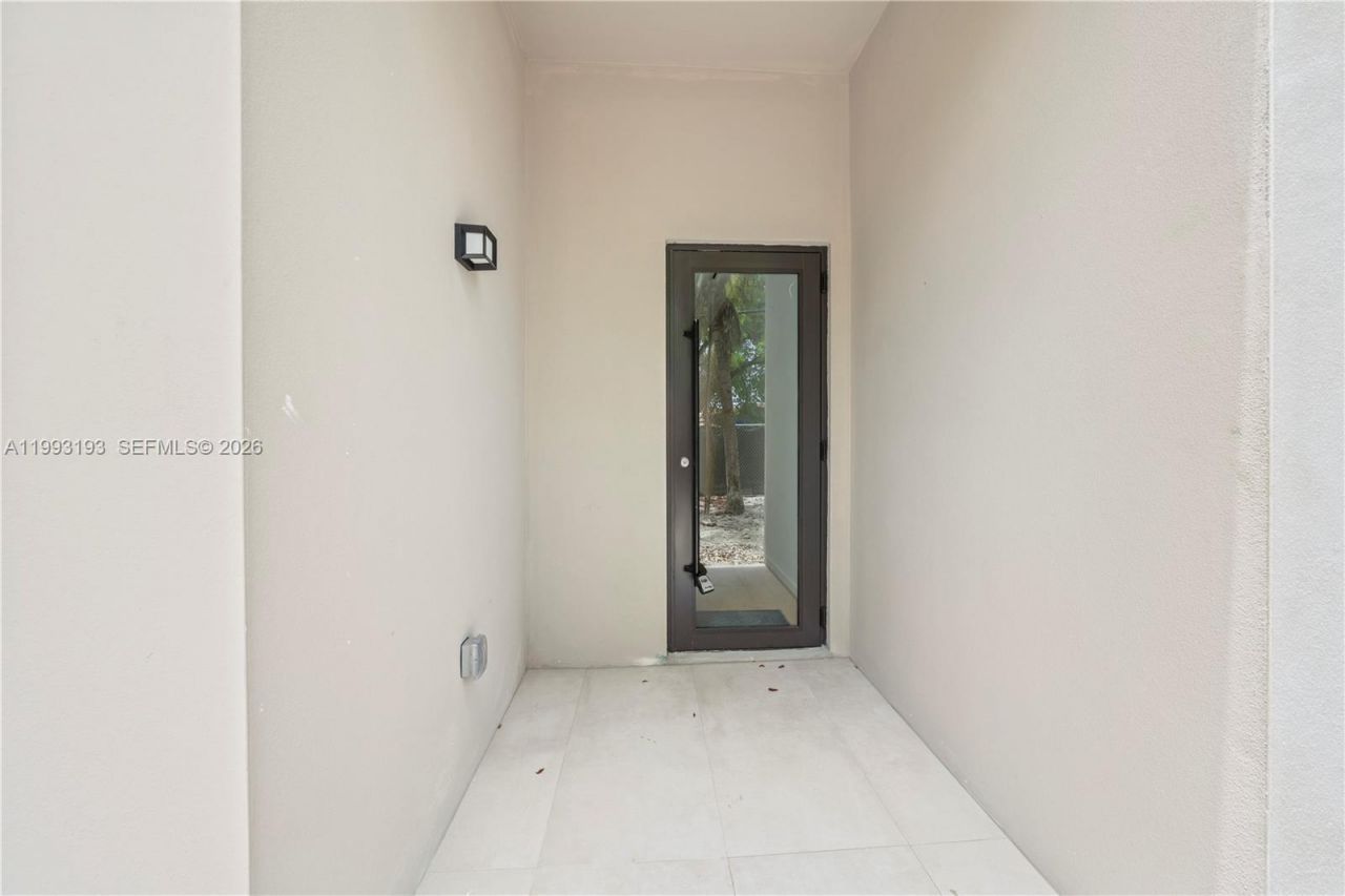 2360 SW 32nd Ave , Unit Right, Miami, FL 33145 Photo