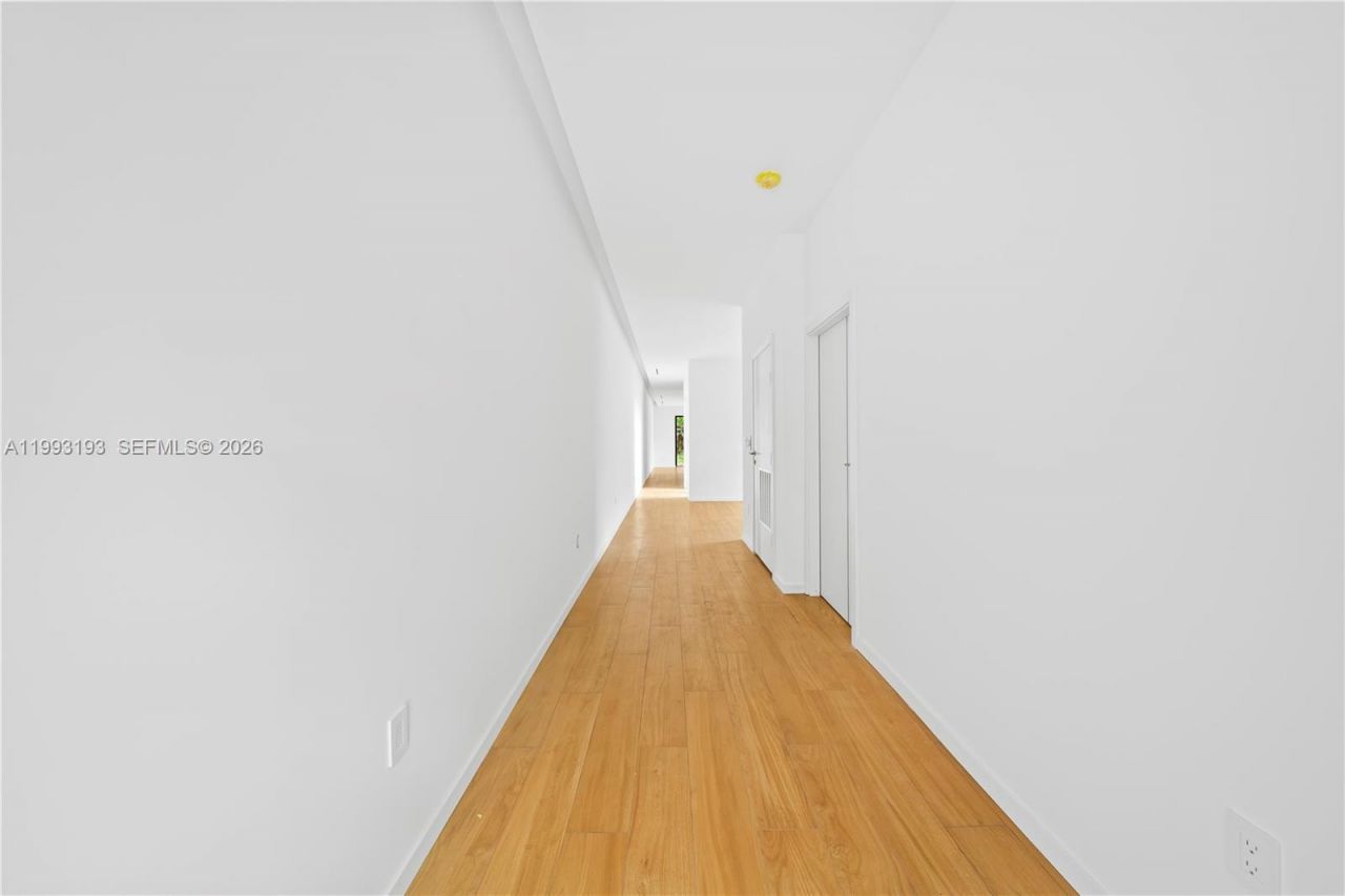 2360 SW 32nd Ave , Unit Right, Miami, FL 33145 Photo