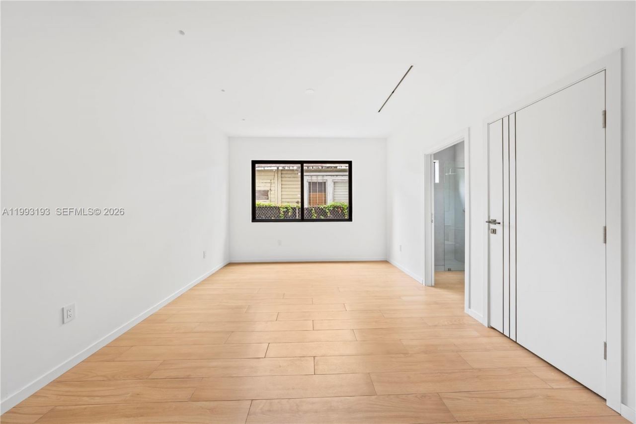 2360 SW 32nd Ave , Unit Right, Miami, FL 33145 Photo