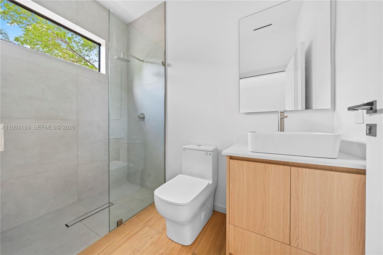 2360 SW 32nd Ave , Unit Right, Miami, FL 33145 Photo