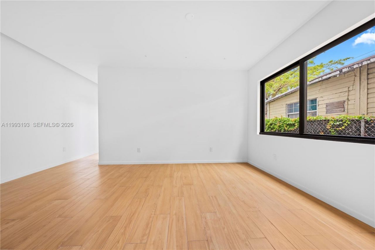 2360 SW 32nd Ave , Unit Right, Miami, FL 33145 Photo