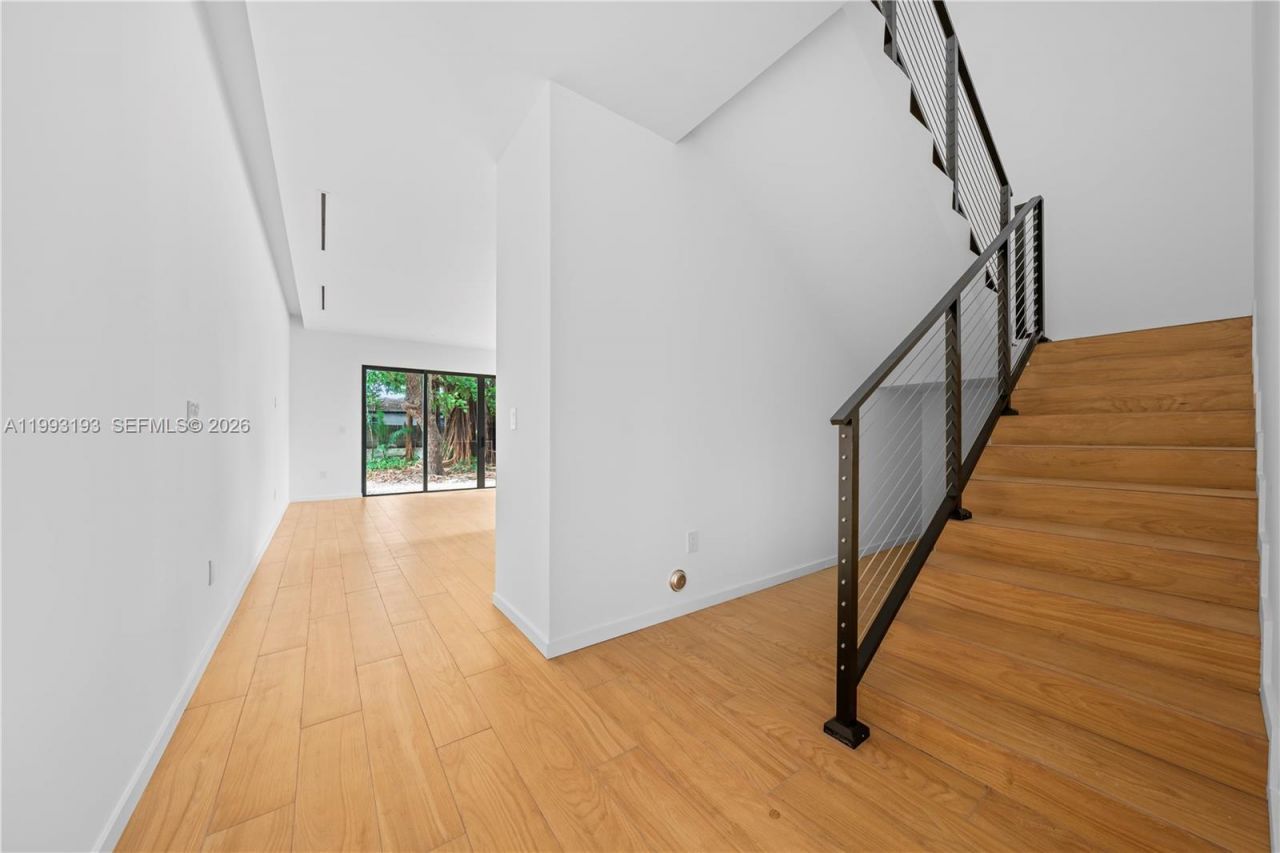 2360 SW 32nd Ave , Unit Right, Miami, FL 33145 Photo