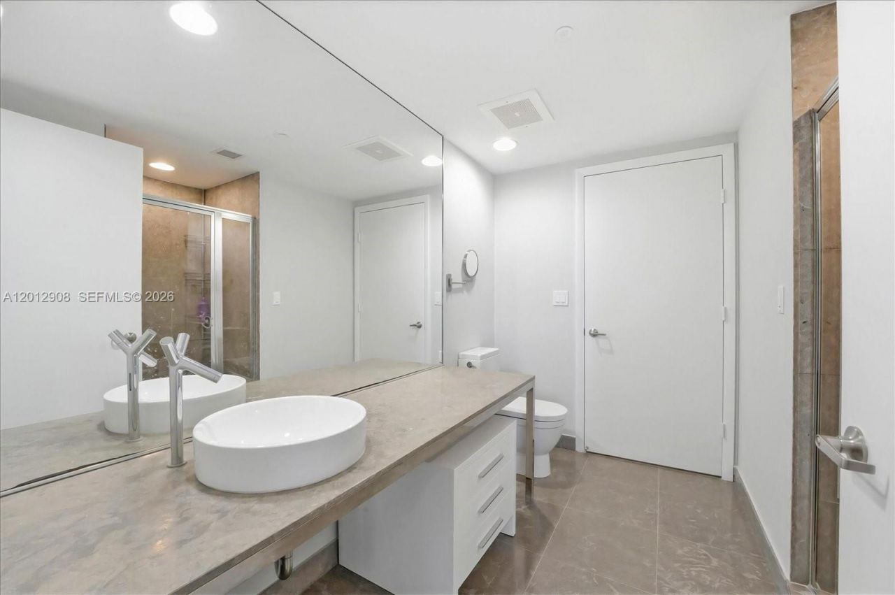 465 Brickell Ave , Unit 4805, Miami, FL 33131 Photo