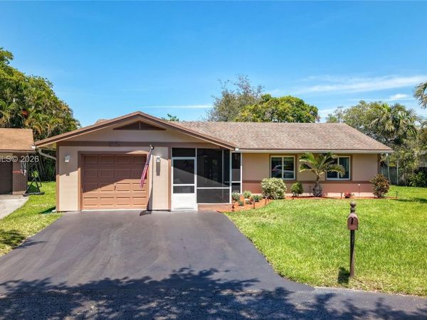 2176 Nova Village Dr , Davie, FL 33317