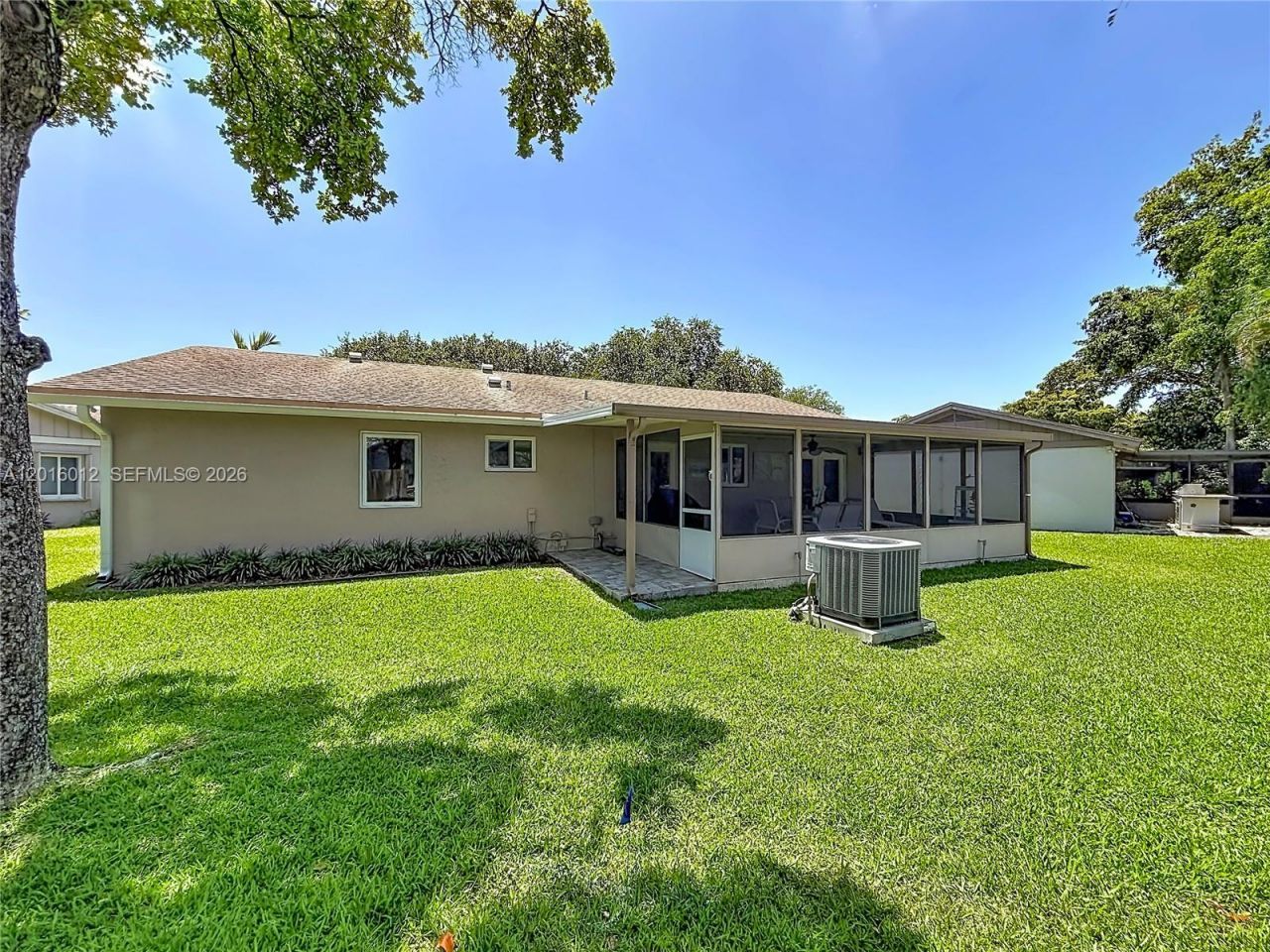 2176 Nova Village Dr , Davie, FL 33317 Photo