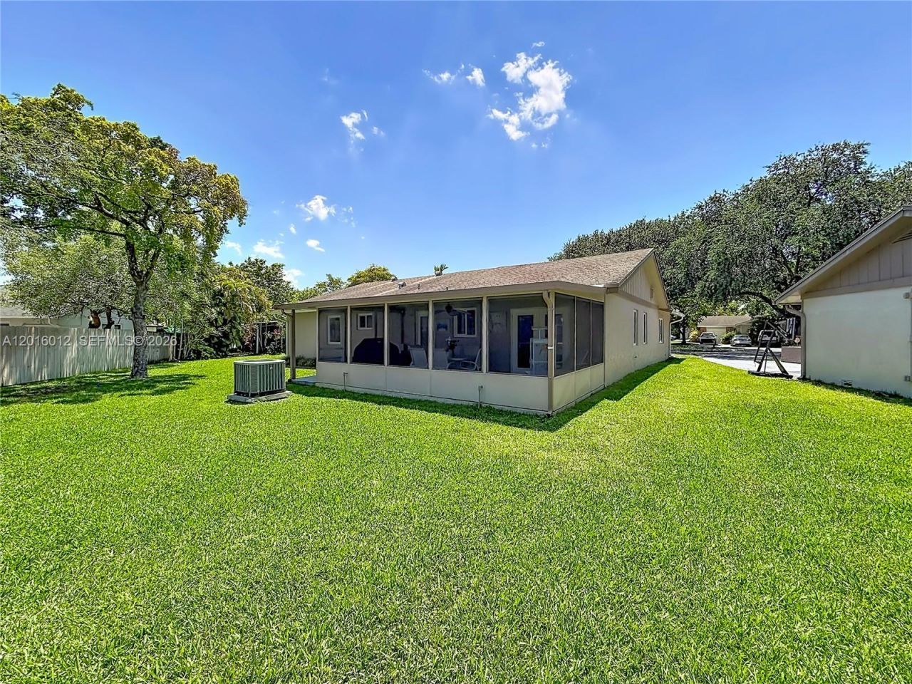 2176 Nova Village Dr , Davie, FL 33317 Photo
