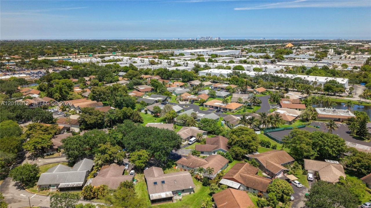 2176 Nova Village Dr , Davie, FL 33317 Photo
