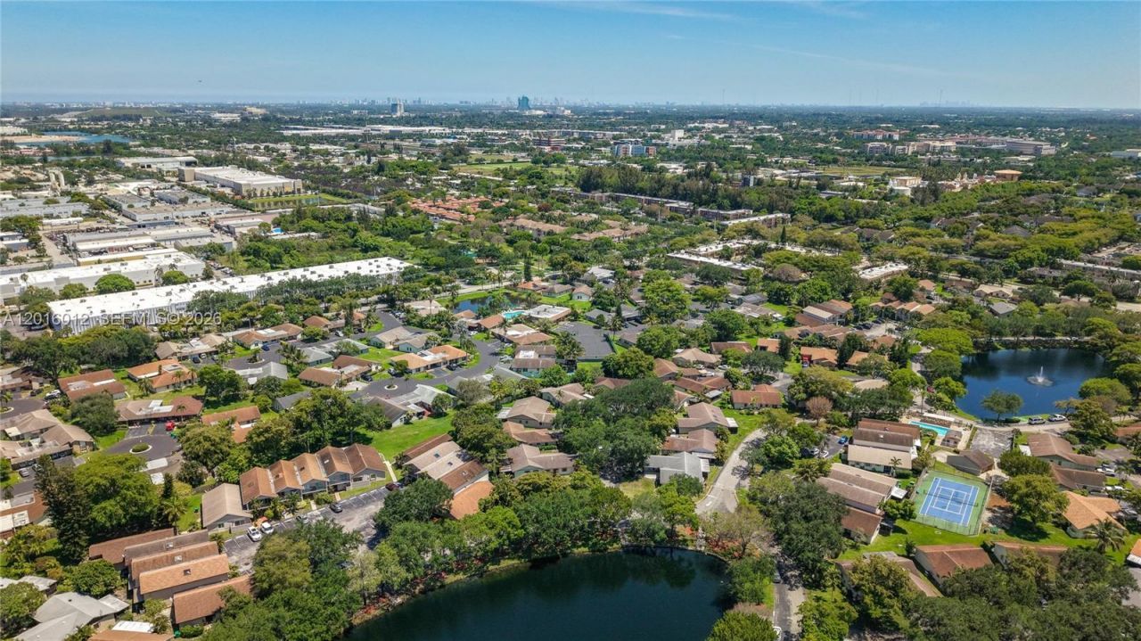 2176 Nova Village Dr , Davie, FL 33317 Photo