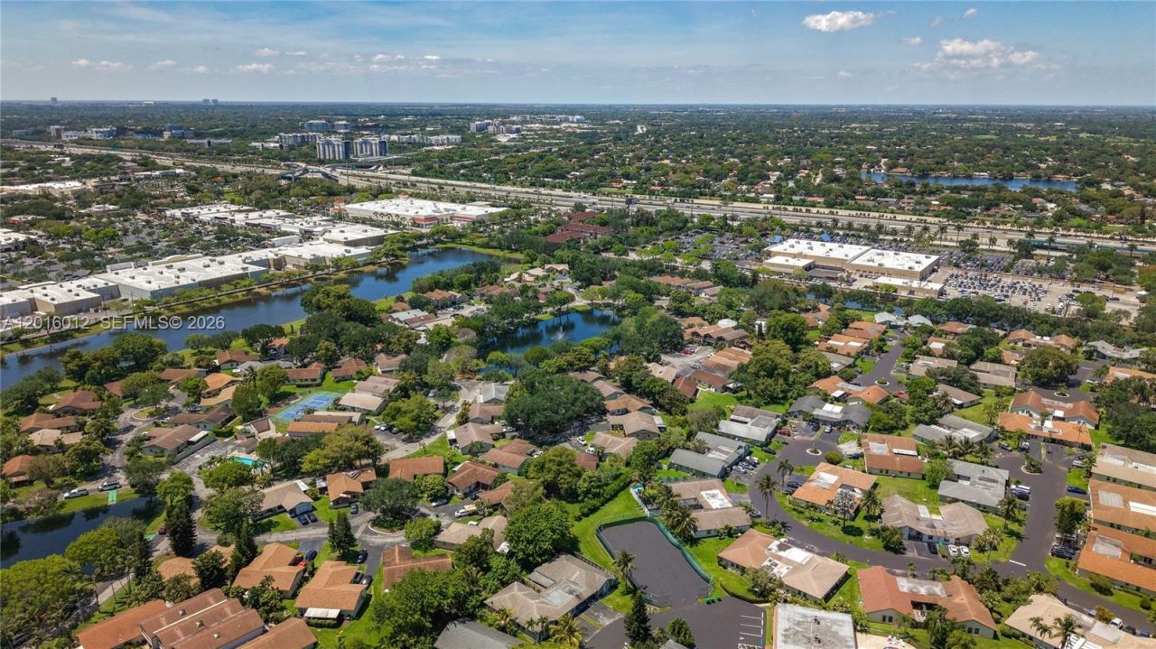 2176 Nova Village Dr , Davie, FL 33317 Photo