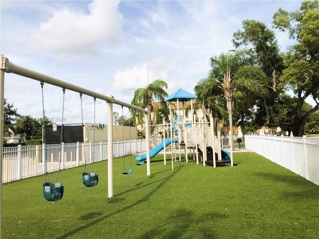 4719 NW 9th Dr , Unit 4719, Plantation, FL 33317 Photo