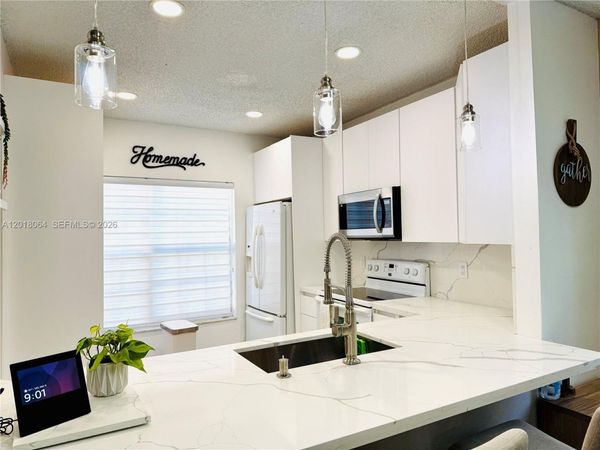 16213 Emerald Cove Rd, Weston, FL 33331