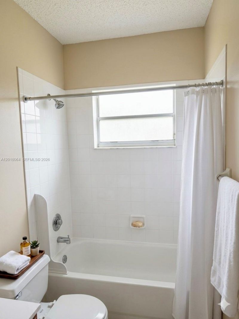 16213 Emerald Cove Rd, Weston, FL 33331 Photo