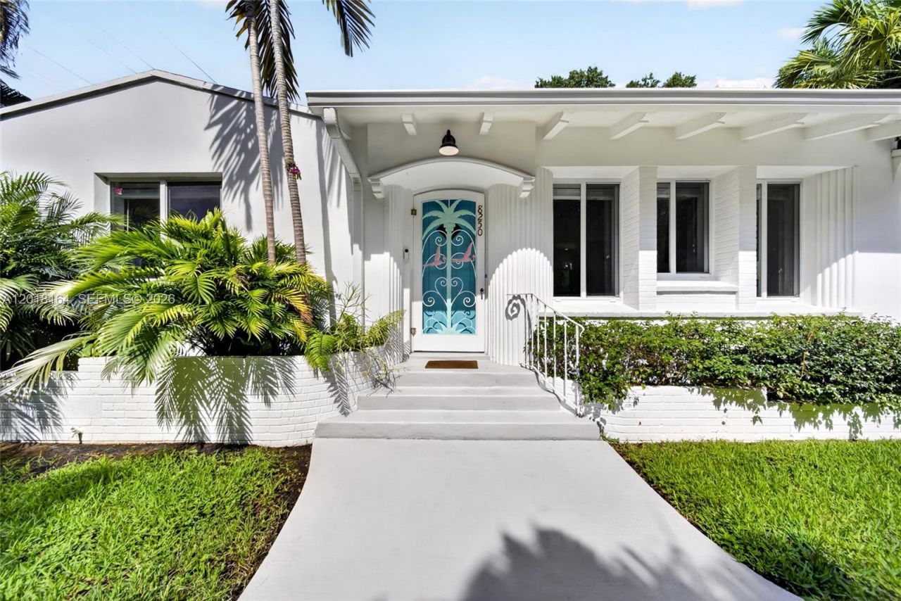 8250 NE 3rd Ct, Miami, FL 33138 Photo