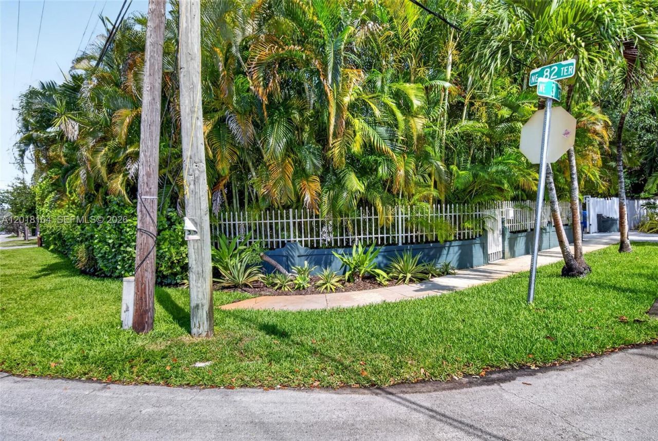 8250 NE 3rd Ct, Miami, FL 33138 Photo
