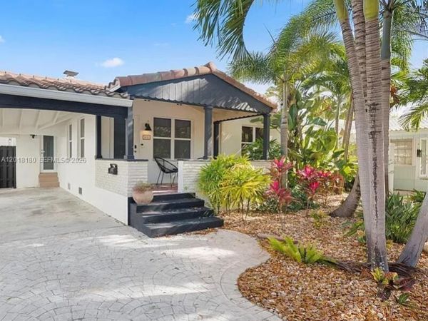 1617 NE 3rd Ct , Fort Lauderdale, FL 33301