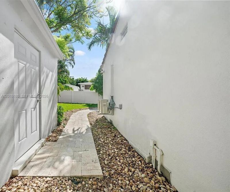 1617 NE 3rd Ct , Fort Lauderdale, FL 33301 Photo