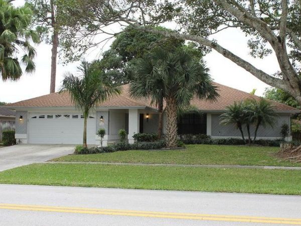 13880 Paddock Drive, Wellington, FL 33414
