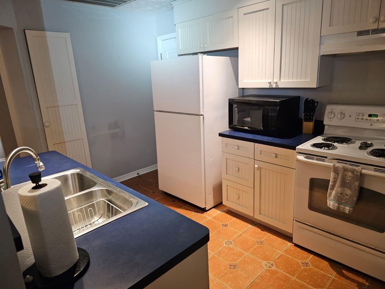 2459 NE Hickory Avenue, Jensen Beach, FL 34957 Photo