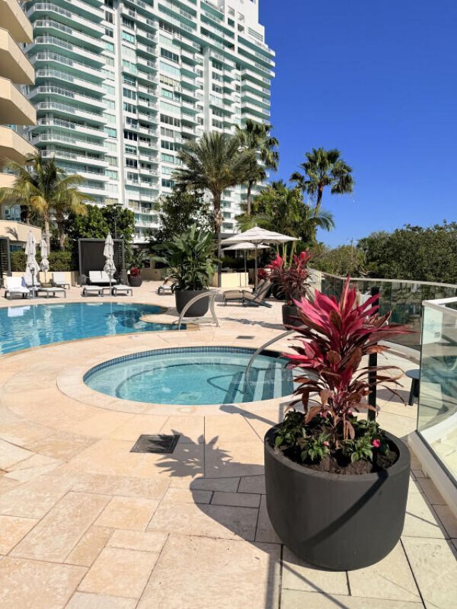 400 S Pointe Drive, Unit 307, Miami Beach, FL 33139 Photo