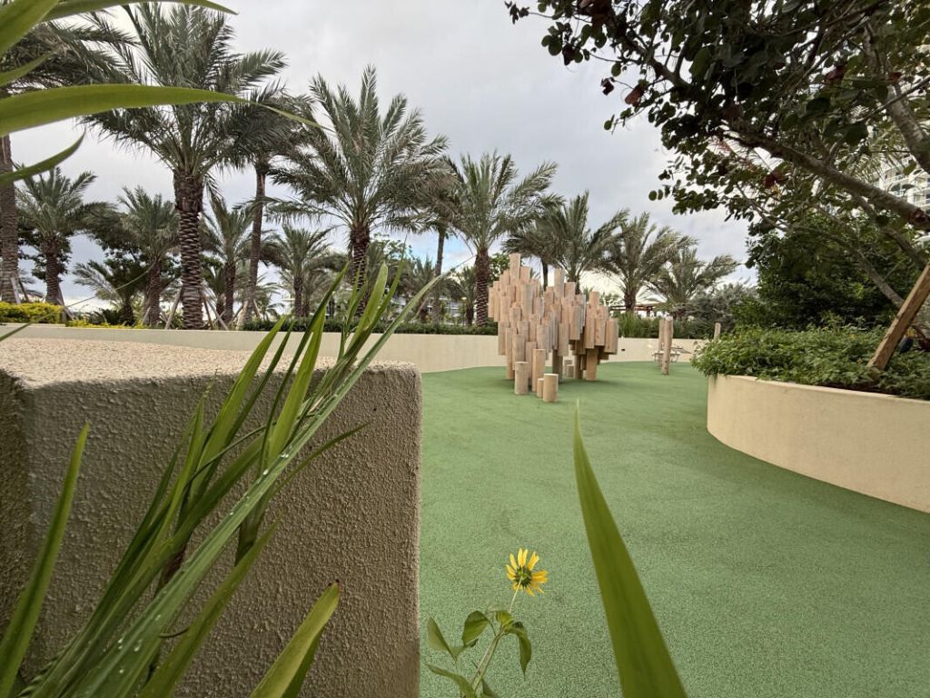 400 S Pointe Drive, Unit 307, Miami Beach, FL 33139 Photo