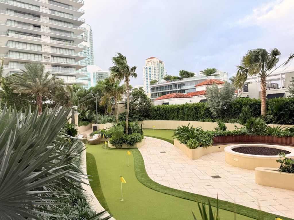 400 S Pointe Drive, Unit 307, Miami Beach, FL 33139 Photo
