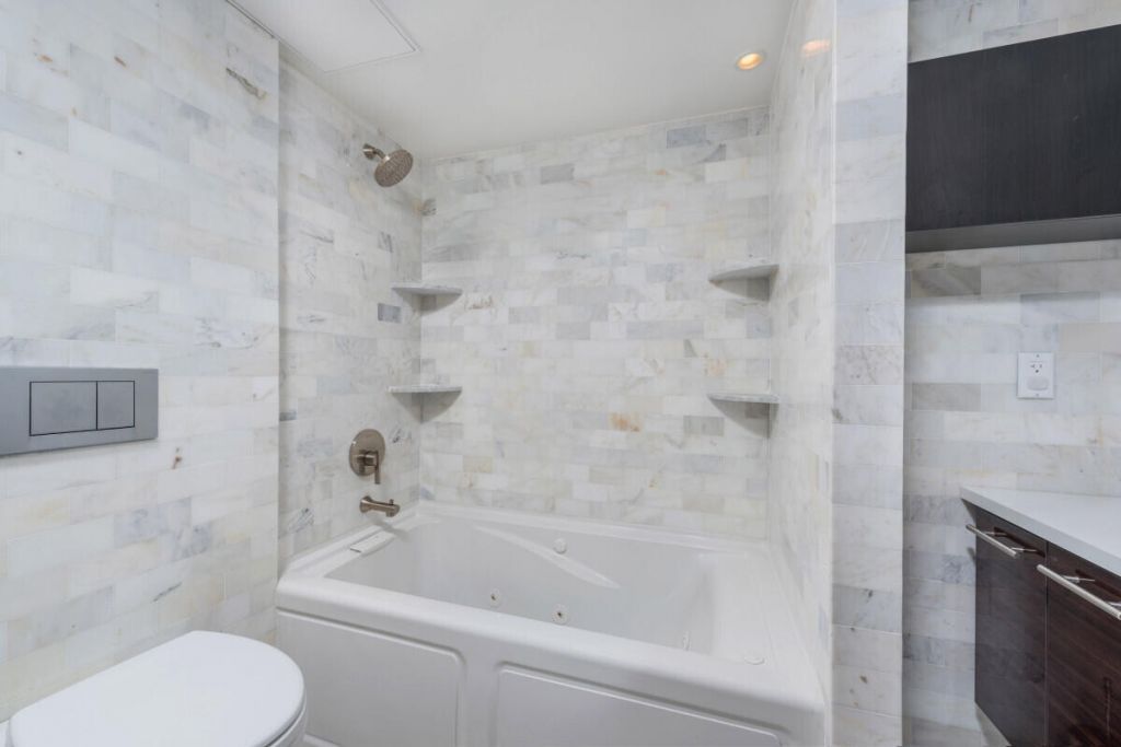 400 S Pointe Drive, Unit 307, Miami Beach, FL 33139 Photo