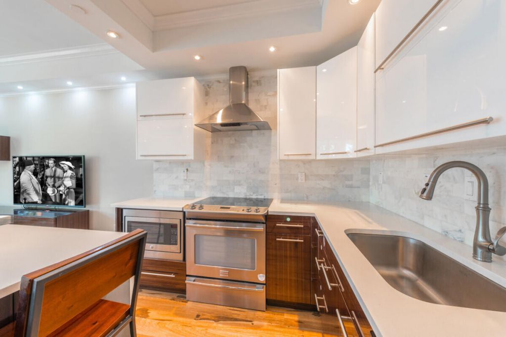 400 S Pointe Drive, Unit 307, Miami Beach, FL 33139 Photo