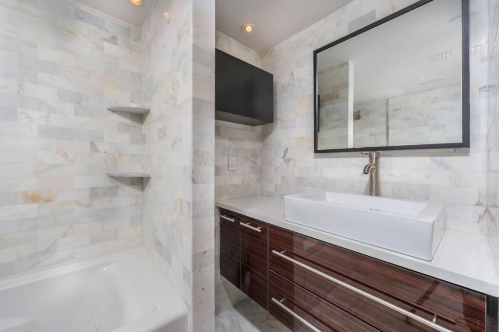 400 S Pointe Drive, Unit 307, Miami Beach, FL 33139 Photo