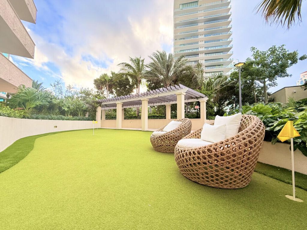 400 S Pointe Drive, Unit 307, Miami Beach, FL 33139 Photo