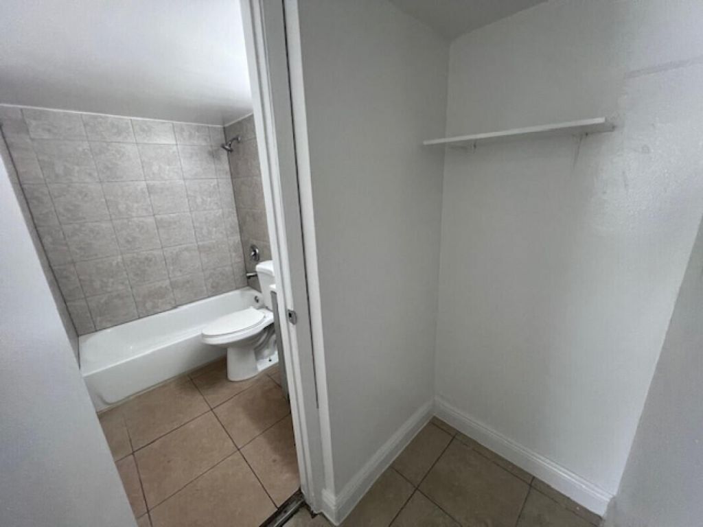 806 9th Street, Unit 20, West Palm Beach, FL 33401 Photo