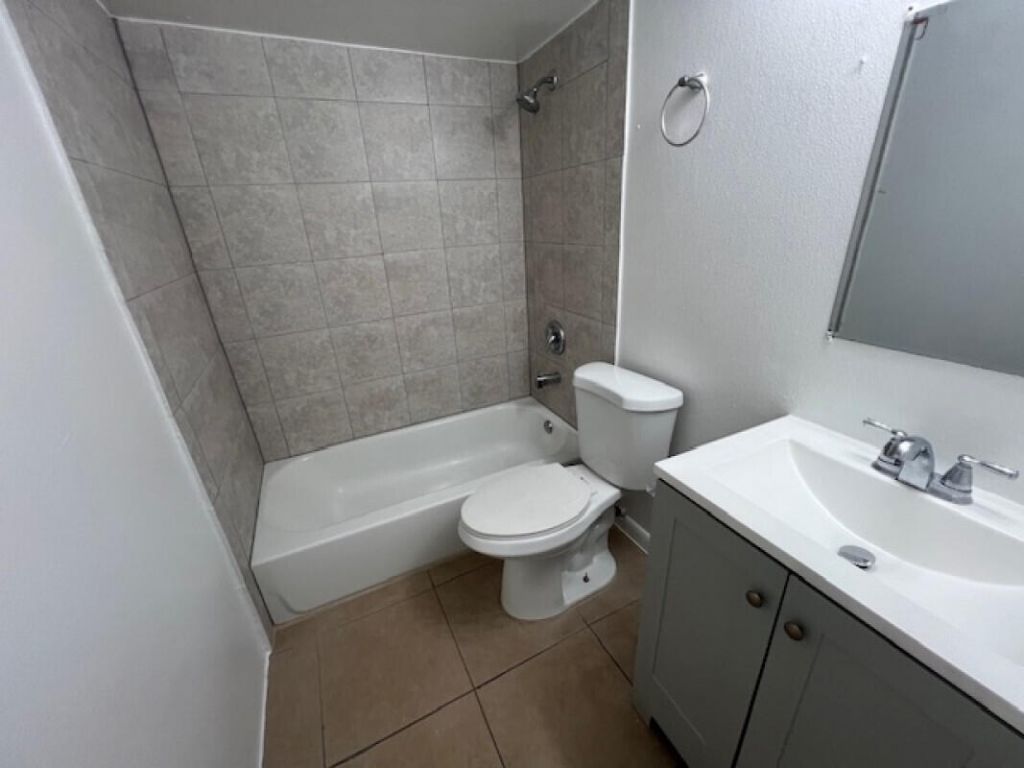 806 9th Street, Unit 20, West Palm Beach, FL 33401 Photo